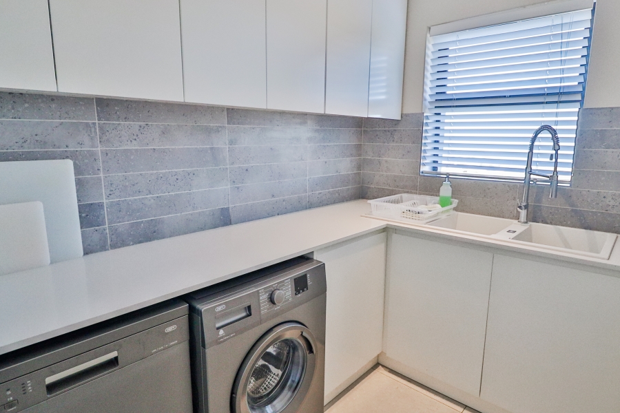 3 Bedroom Property for Sale in Shark Bay Estate Western Cape